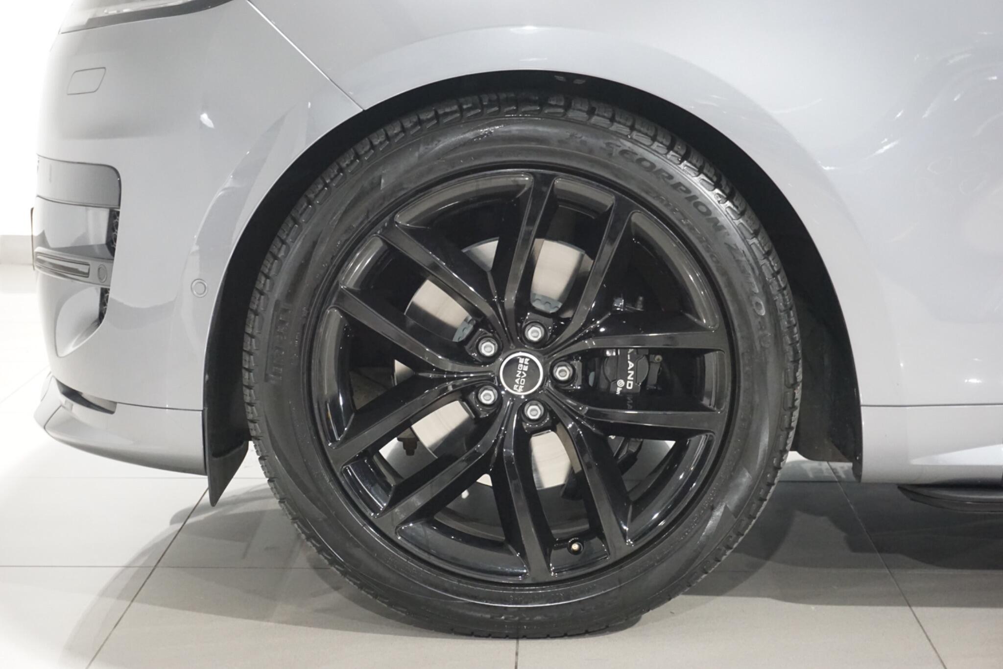 Land Rover Range Rover Sport 3.0 D300 MHEV Dynamic SE SUV 5dr Diesel Auto 4WD Euro 6 (s/s) (300 ps)